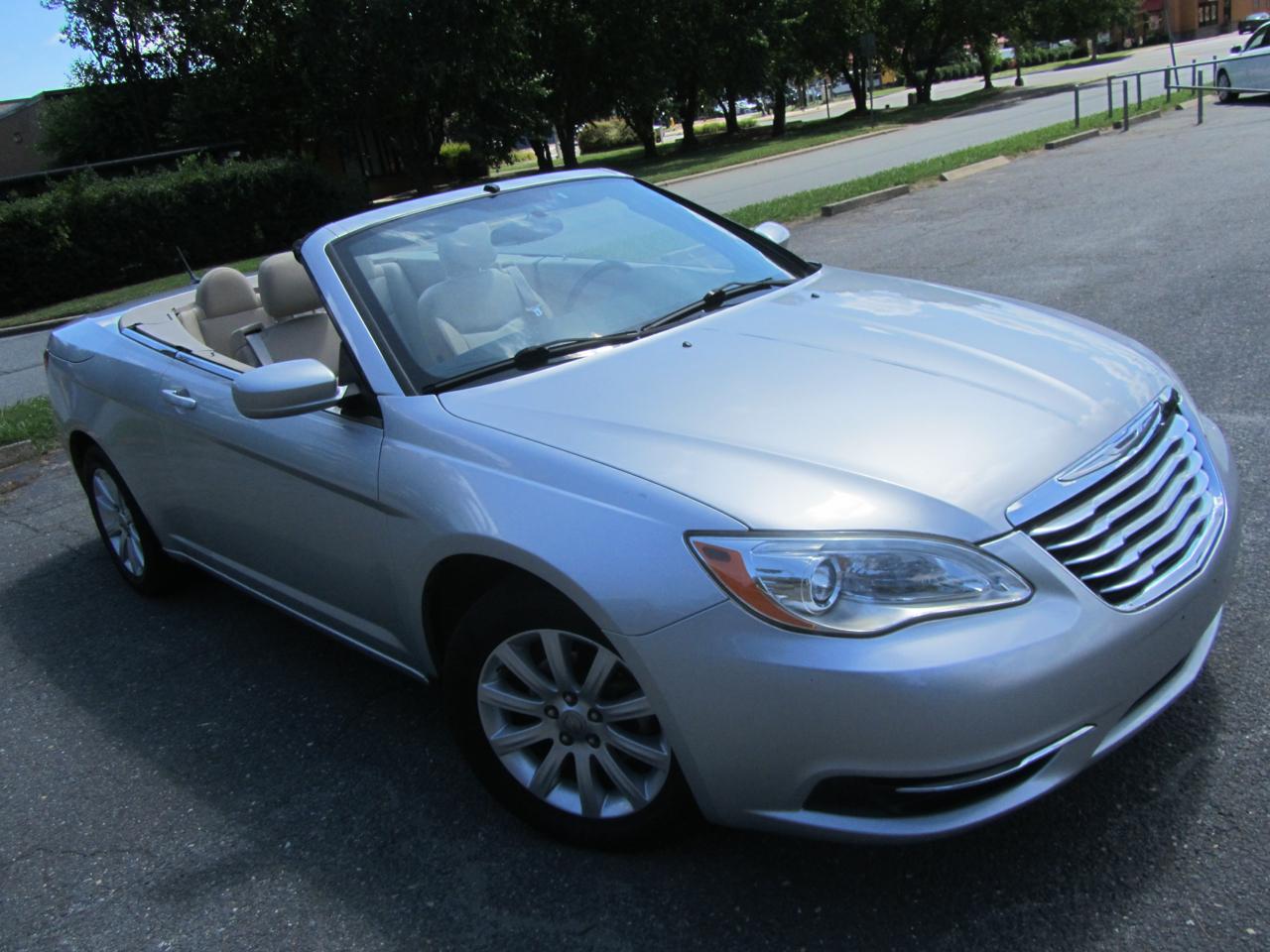 Chrysler 200 Touring Convertible 2011