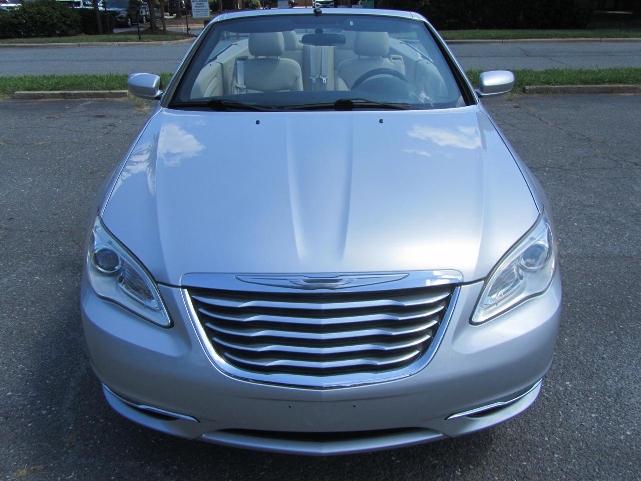 Chrysler 200 Touring Convertible 2011