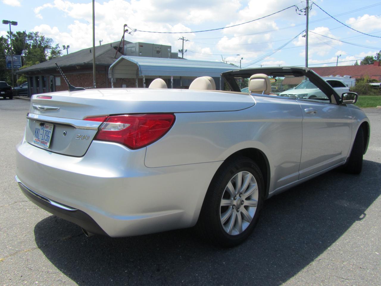 Chrysler 200 Touring Convertible 2011