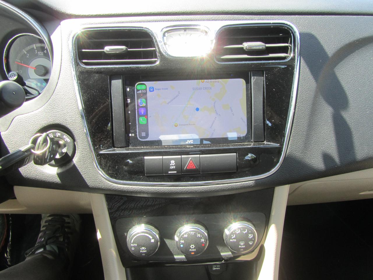 Chrysler 200 Touring Convertible 2011