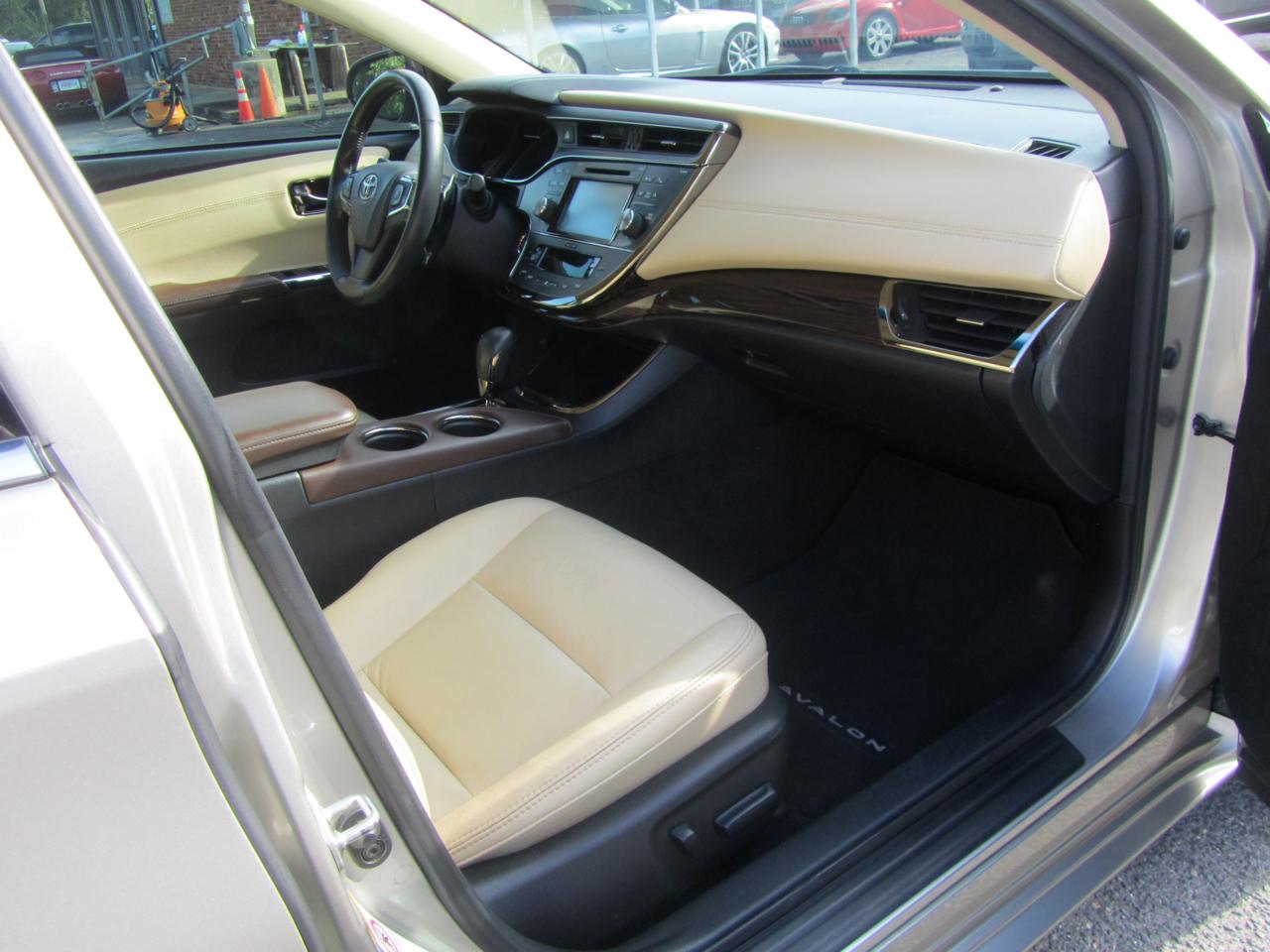 Toyota Avalon XLE Touring 2015