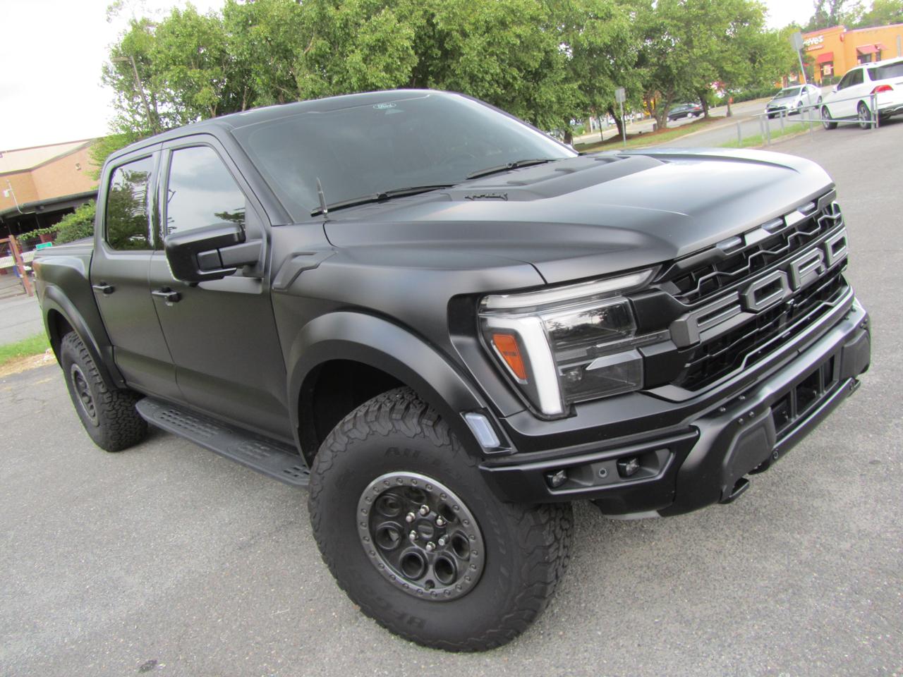 Ford F-150 Raptor SuperCrew 4WD 2025