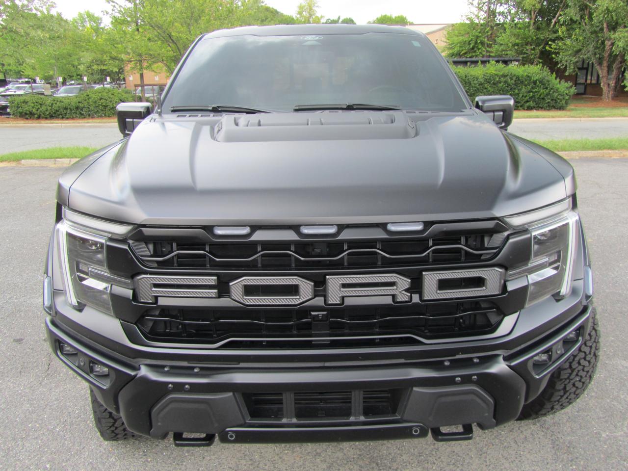 Ford F-150 Raptor SuperCrew 4WD 2025