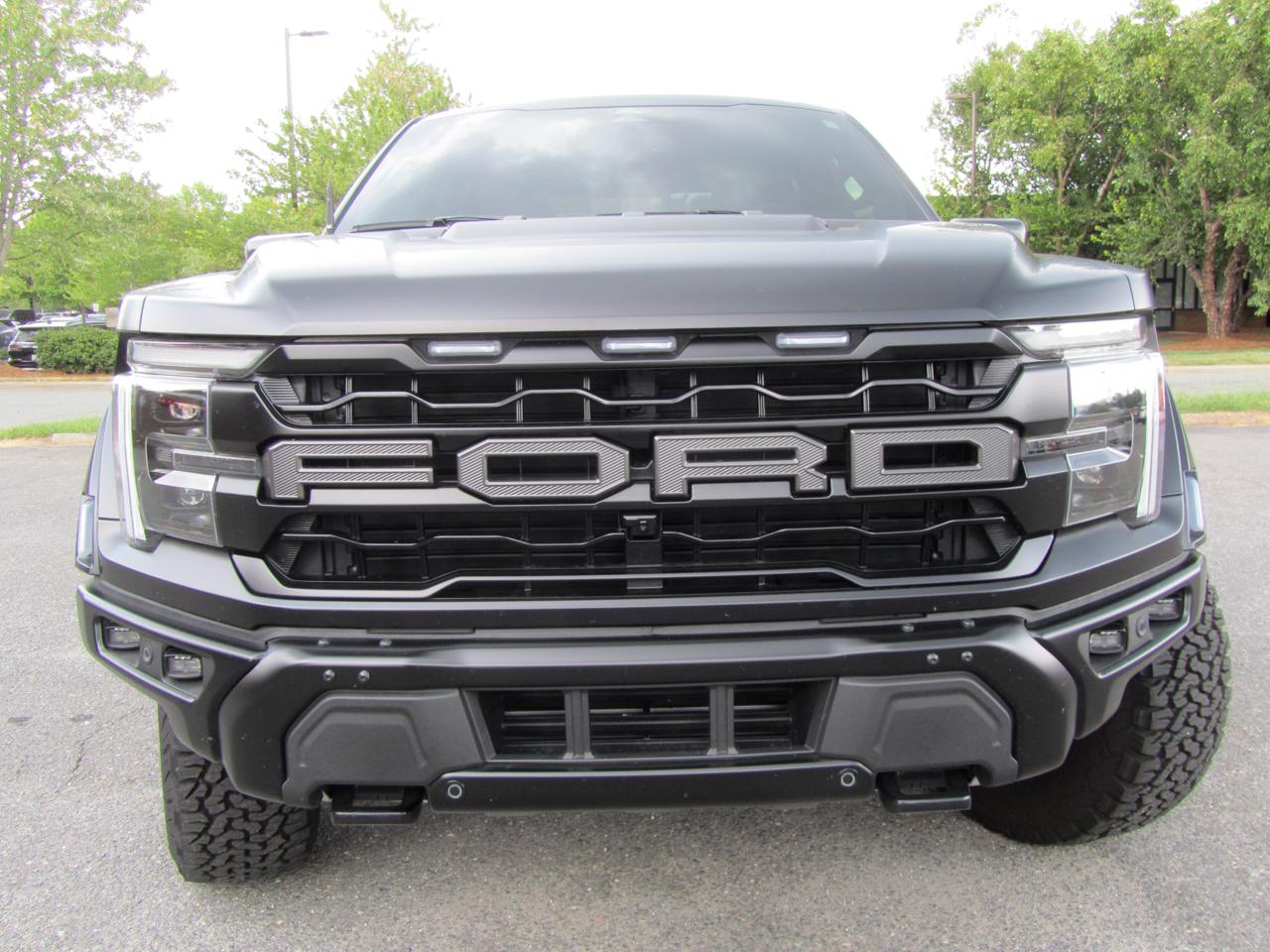 Ford F-150 Raptor SuperCrew 4WD 2025