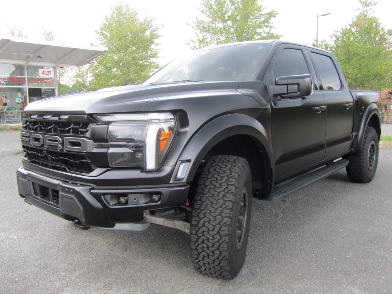 Ford F-150 Raptor SuperCrew 4WD 2025
