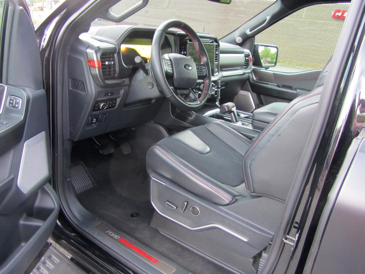 Ford F-150 Raptor SuperCrew 4WD 2025