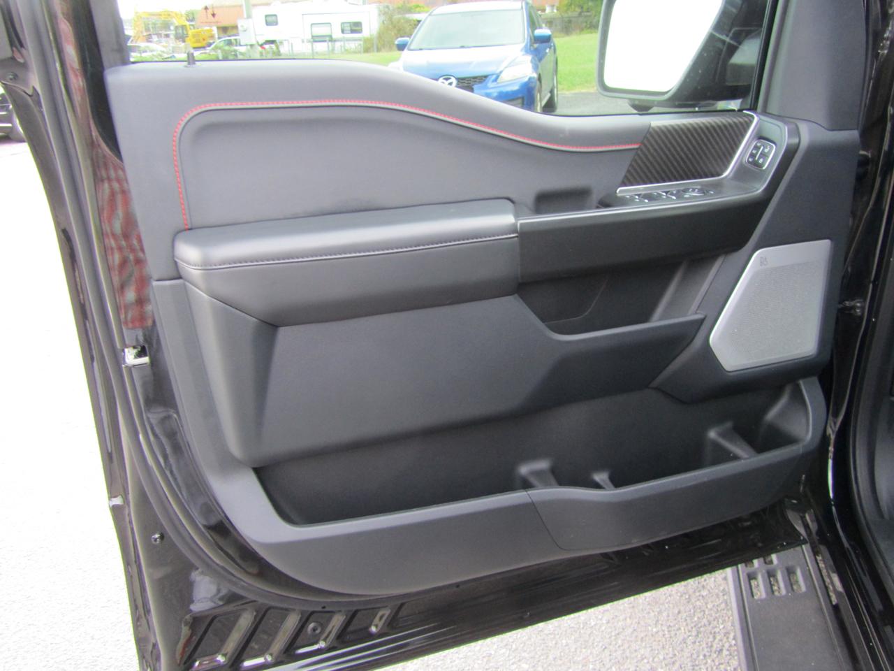 Ford F-150 Raptor SuperCrew 4WD 2025