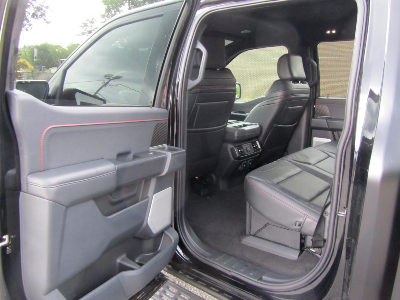 Ford F-150 Raptor SuperCrew 4WD 2025
