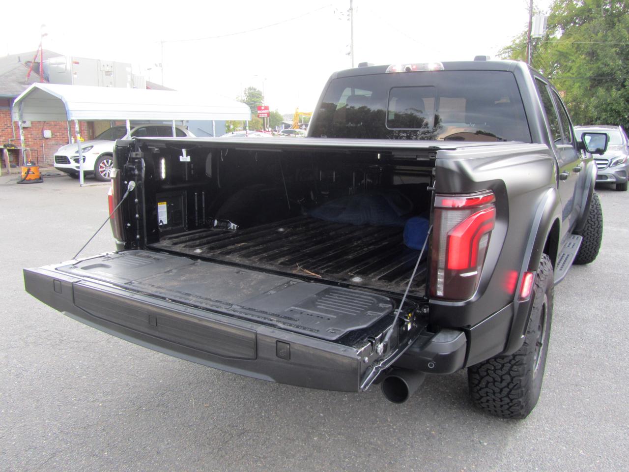 Ford F-150 Raptor SuperCrew 4WD 2025