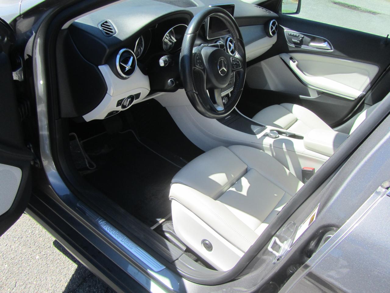 Mercedes-Benz GLA-Class GLA250 4MATIC 2016