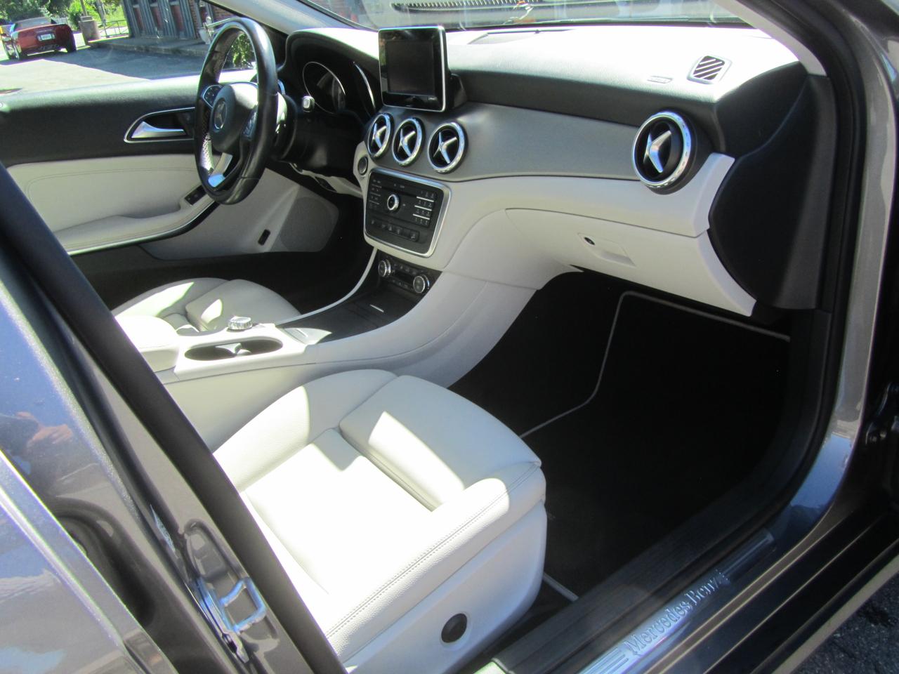 Mercedes-Benz GLA-Class GLA250 4MATIC 2016