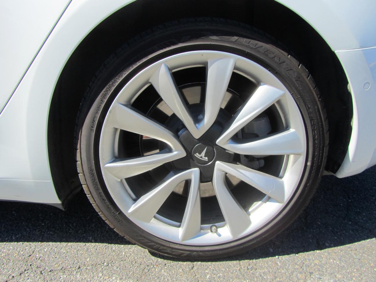 Tesla Model 3 Long Range 2019
