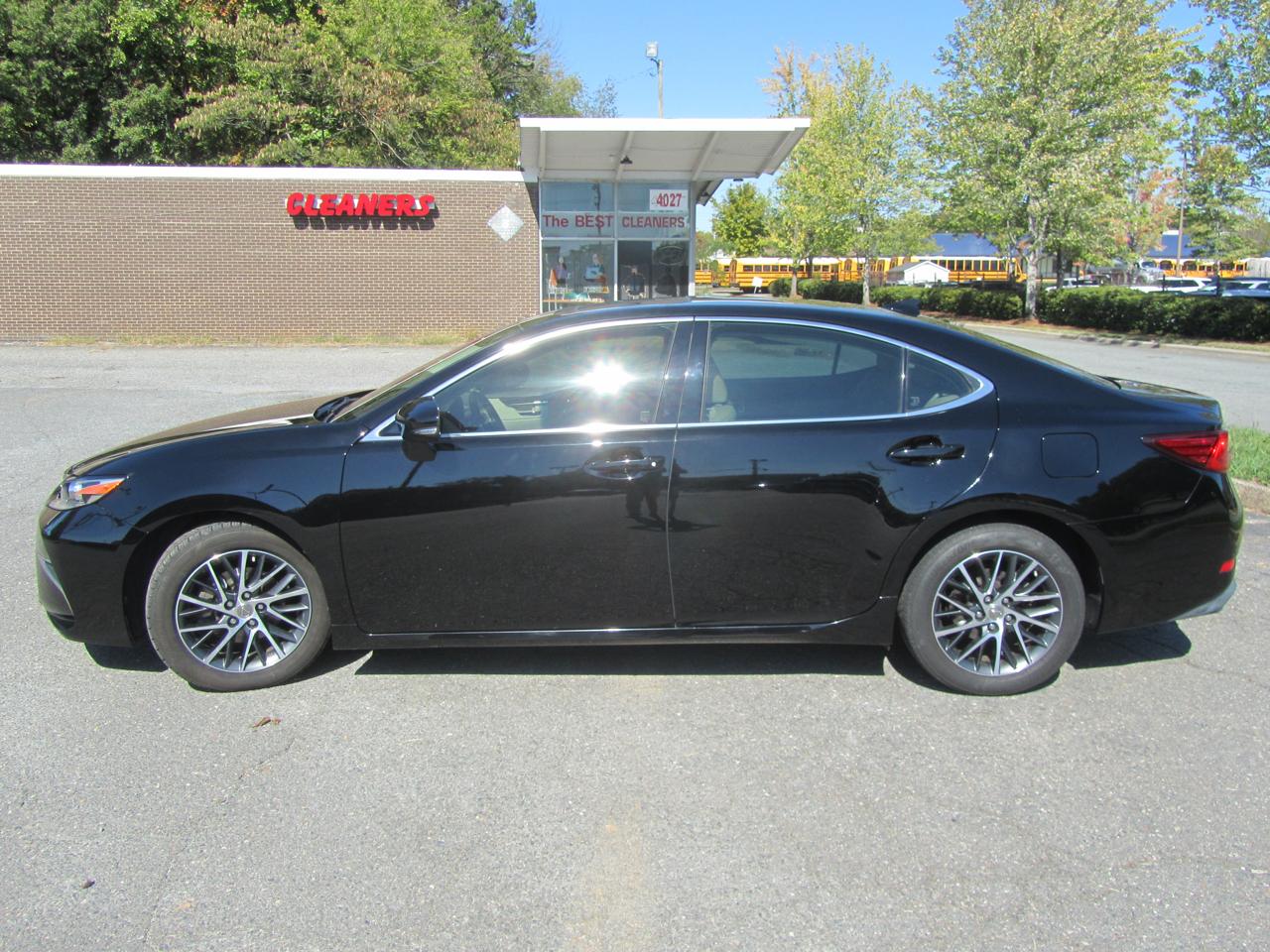Lexus ES 350 4D Luxury Sedan 2016