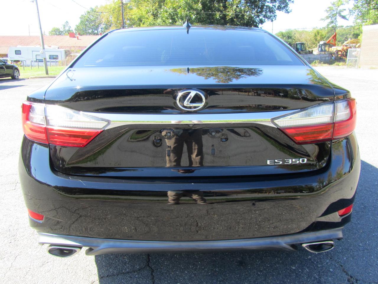 Lexus ES 350 4D Luxury Sedan 2016