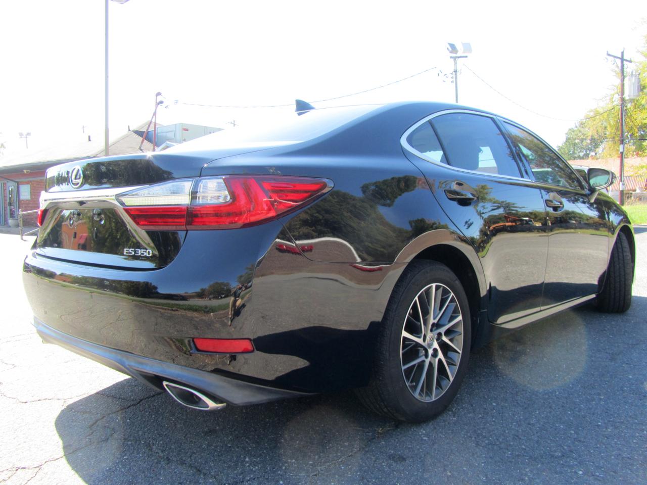 Lexus ES 350 4D Luxury Sedan 2016