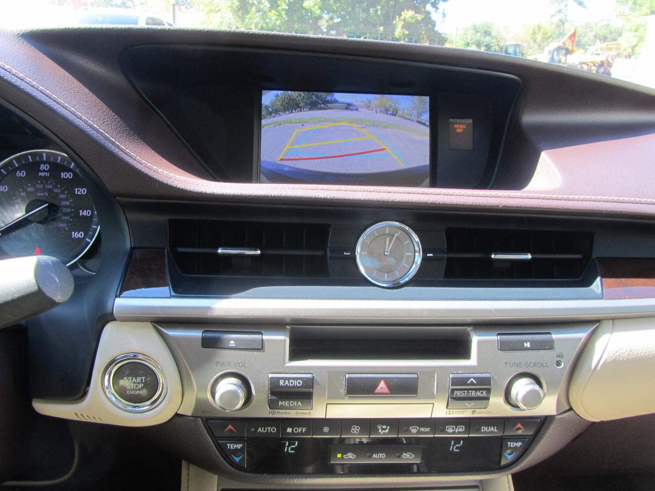Lexus ES 350 4D Luxury Sedan 2016