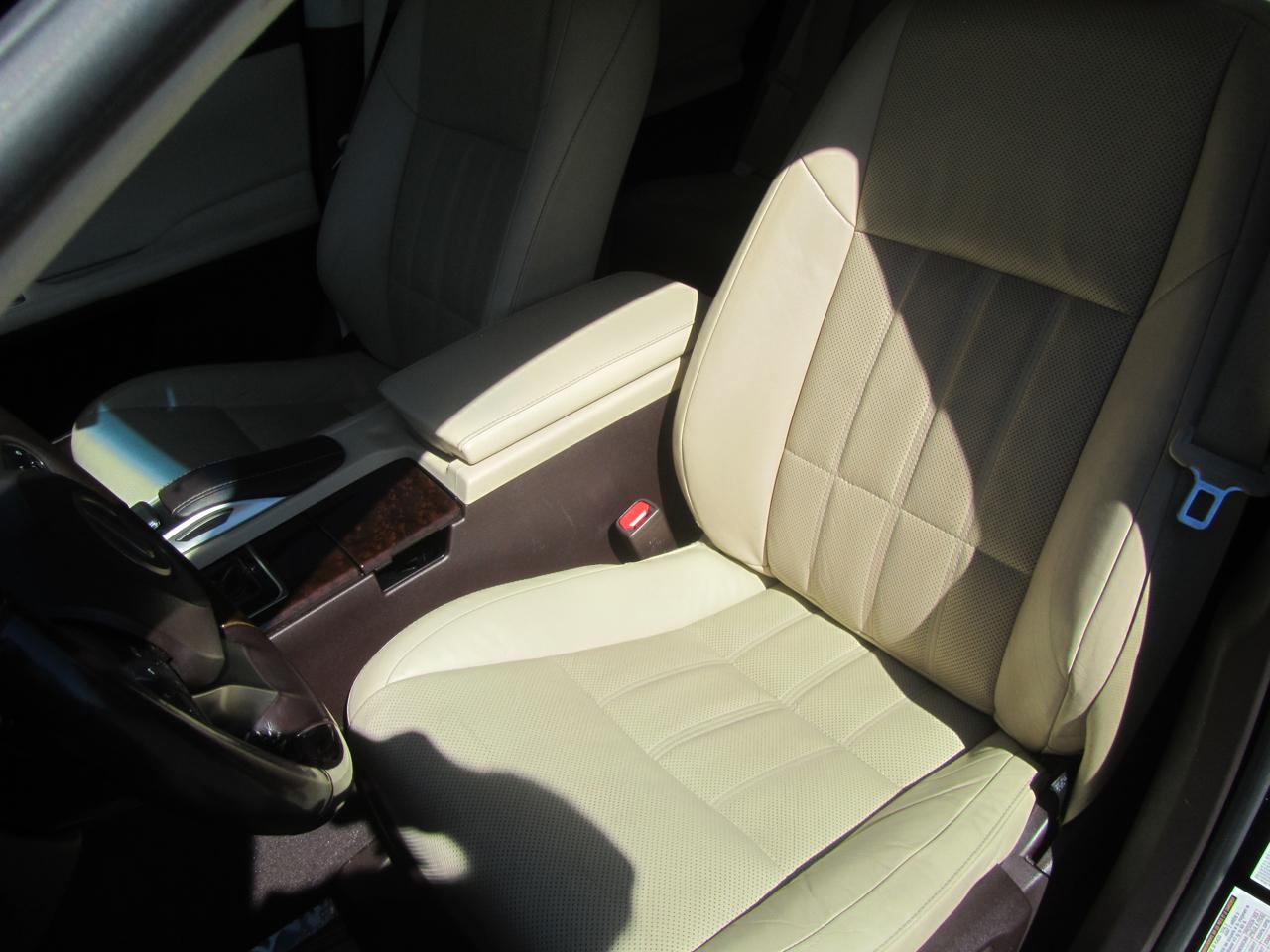 Lexus ES 350 4D Luxury Sedan 2016