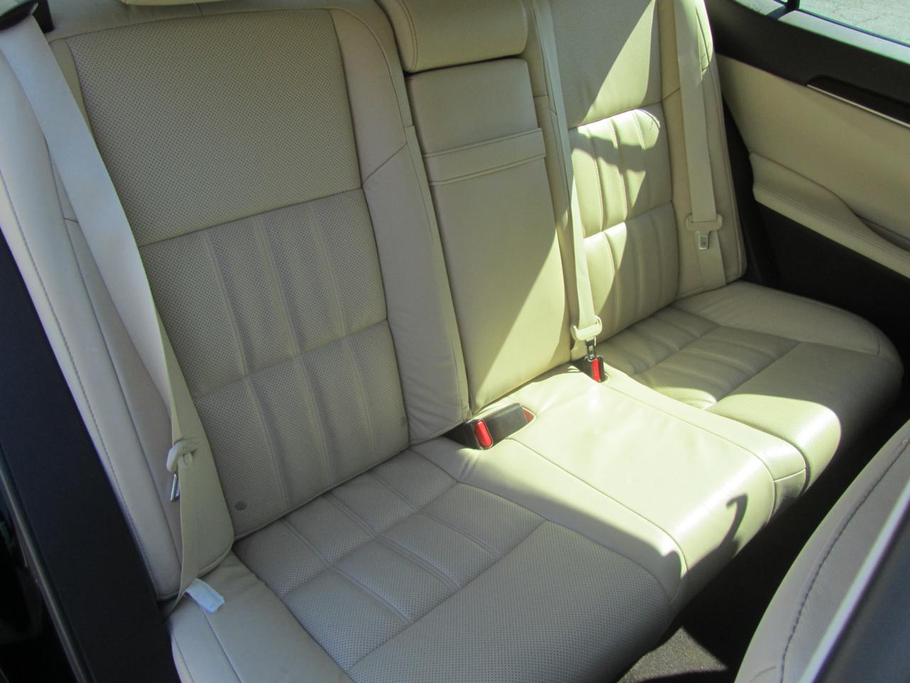 Lexus ES 350 4D Luxury Sedan 2016