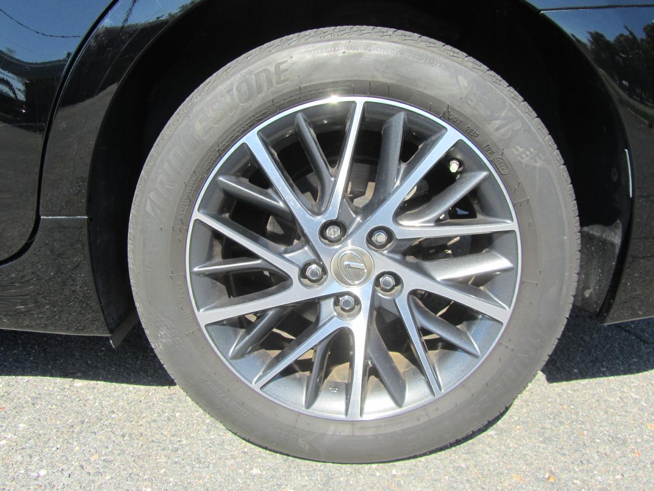 Lexus ES 350 4D Luxury Sedan 2016