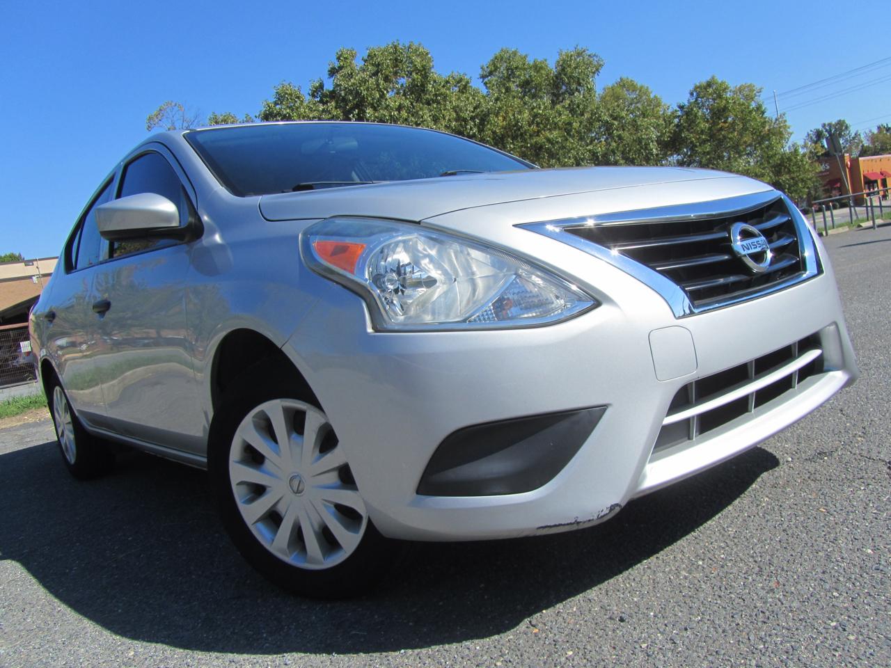 Nissan Versa 1.6 S 5M 2017