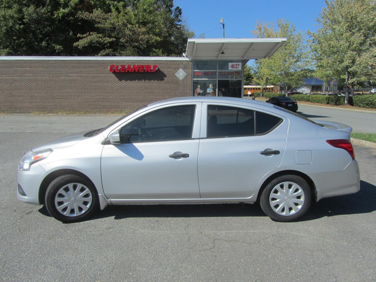 Nissan Versa 1.6 S 5M 2017