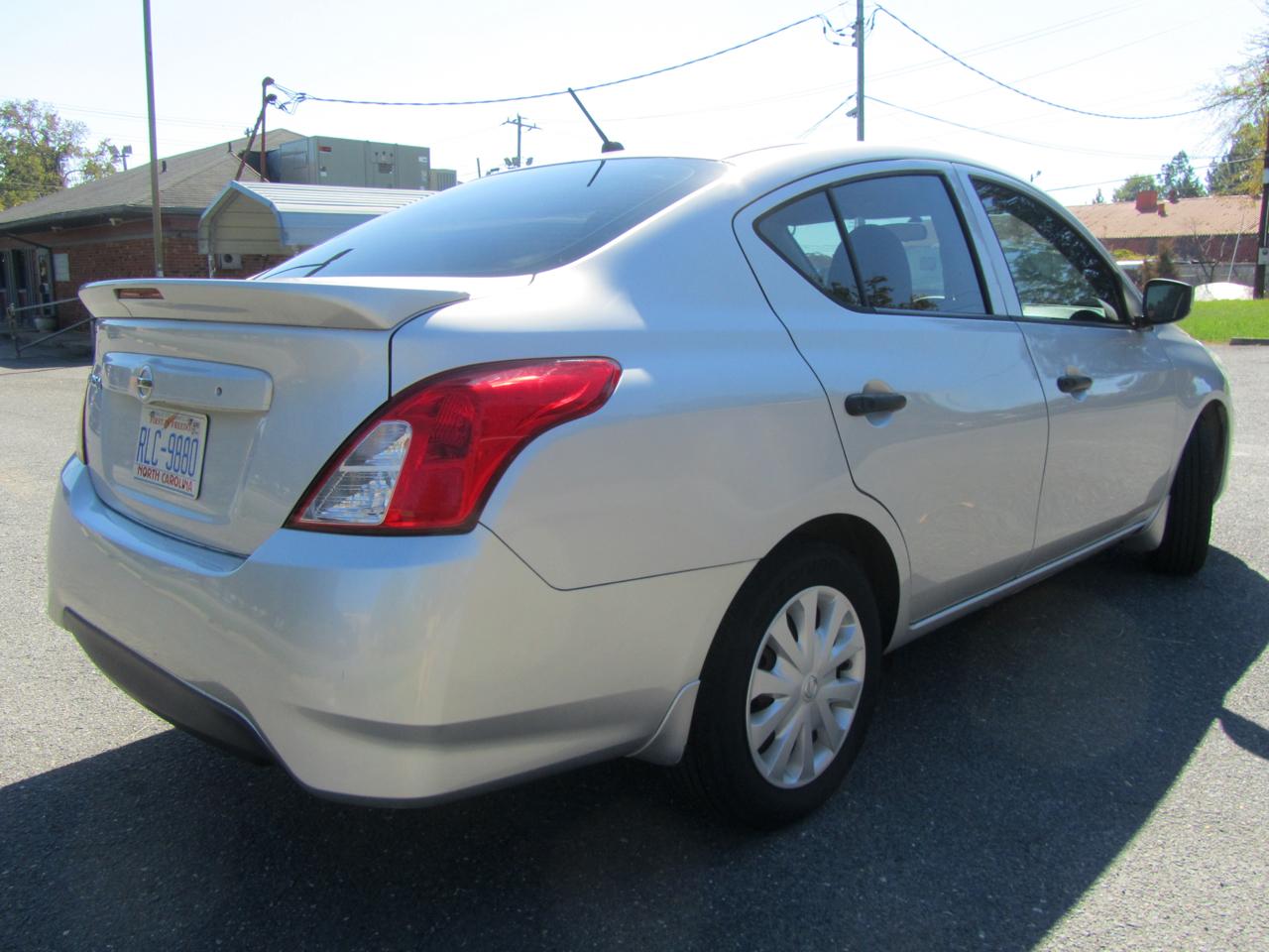 Nissan Versa 1.6 S 5M 2017