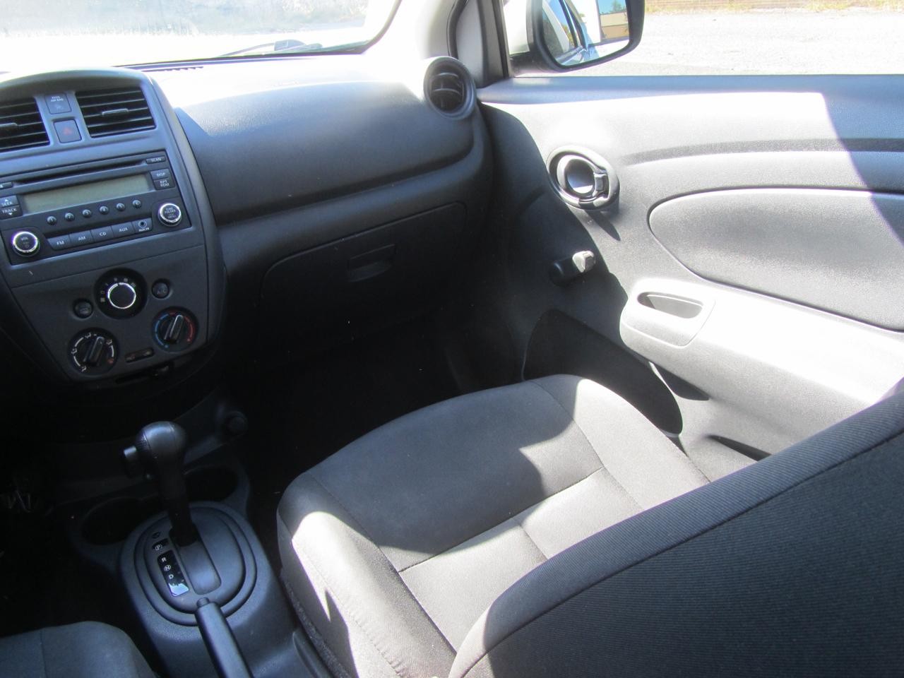 Nissan Versa 1.6 S 5M 2017