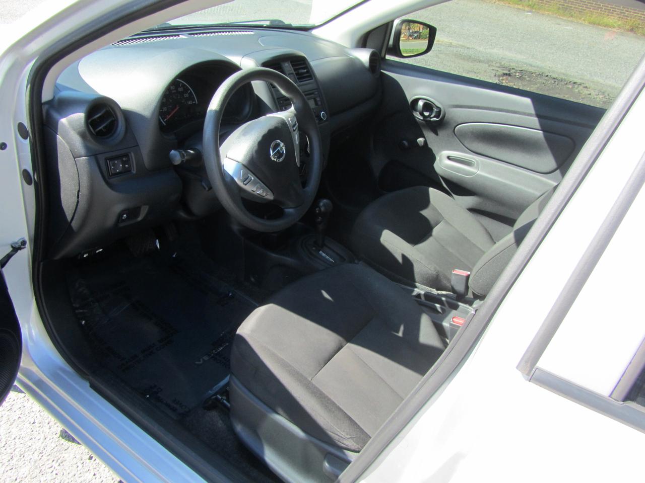 Nissan Versa 1.6 S 5M 2017