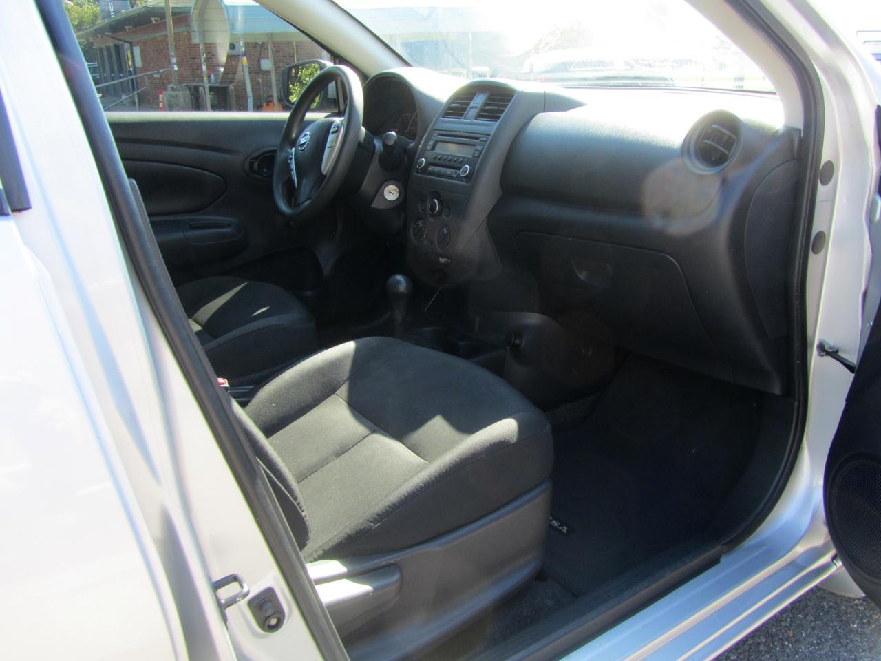 Nissan Versa 1.6 S 5M 2017