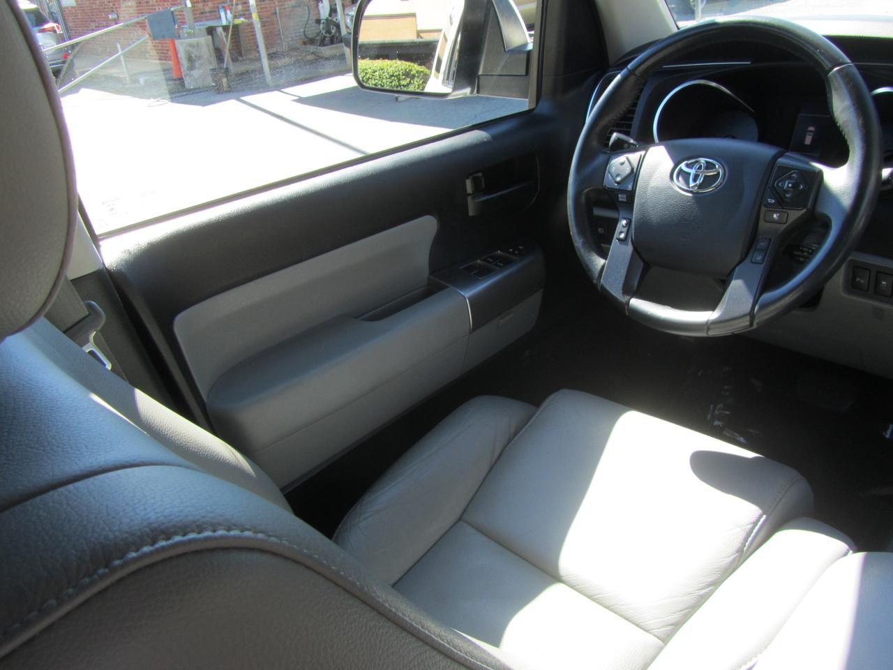 Toyota Sequoia  2018