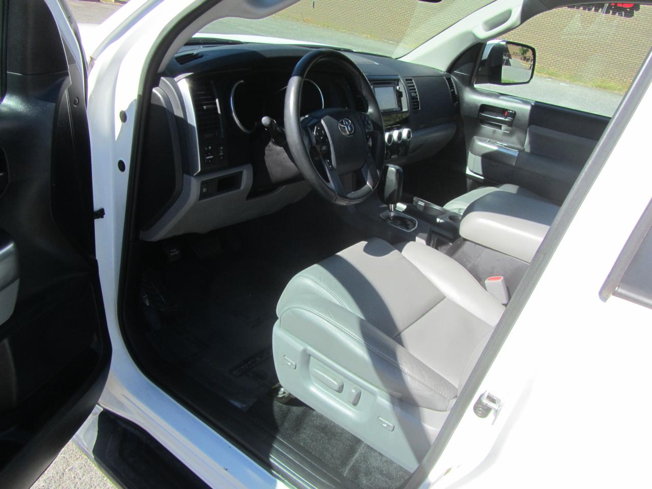 Toyota Sequoia  2018