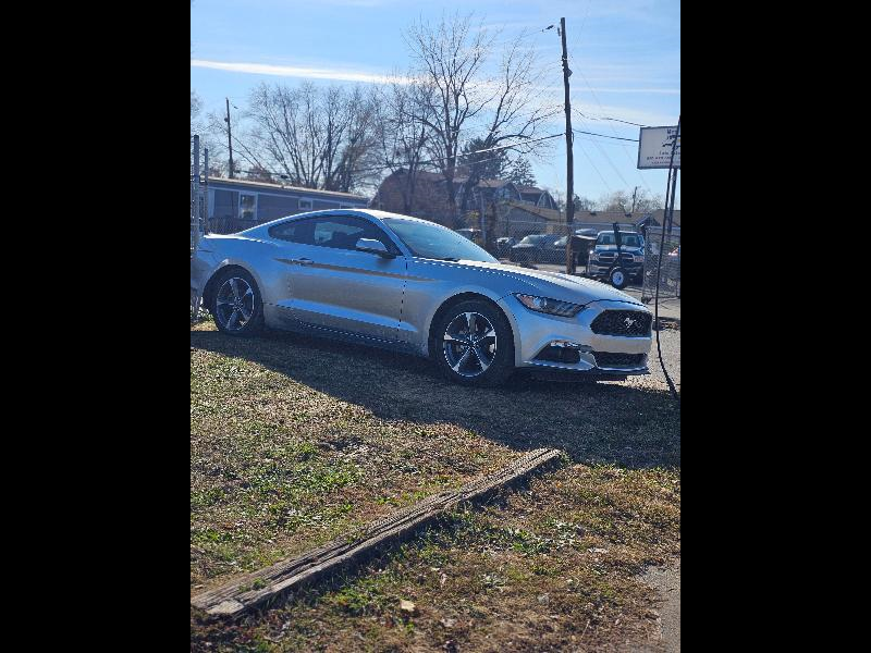 2015 Ford Mustang V6 Coupe
