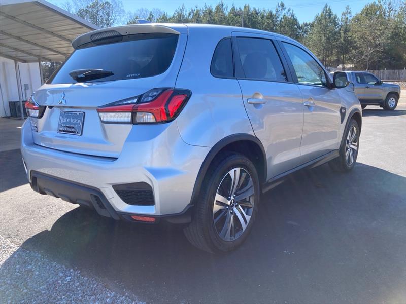 Mitsubishi Outlander Sport  2025