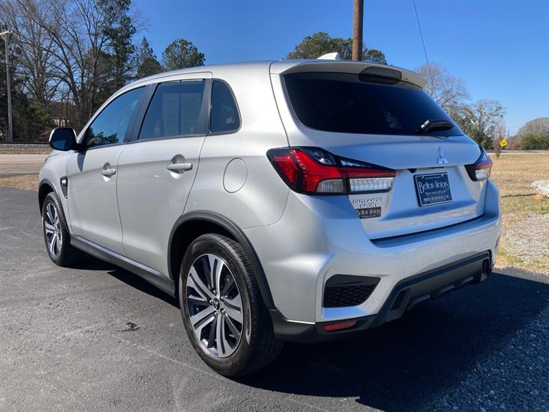 Mitsubishi Outlander Sport  2025