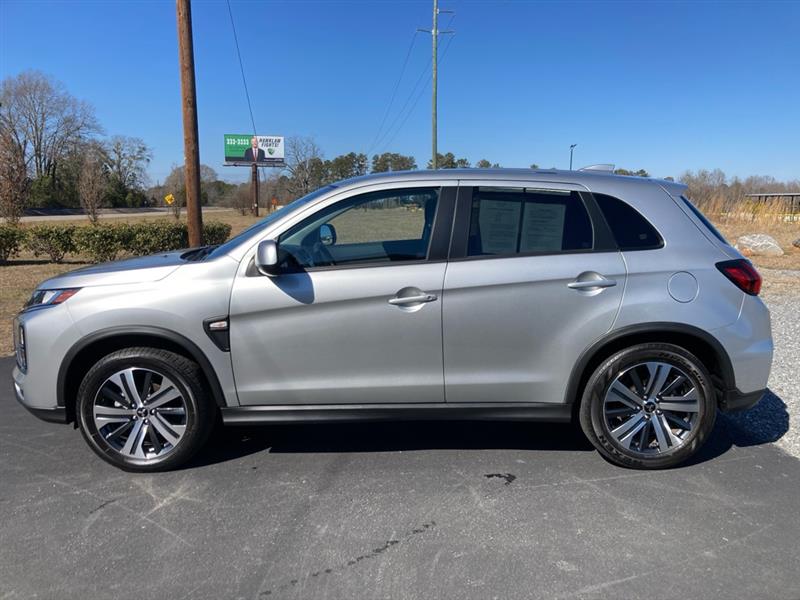 Mitsubishi Outlander Sport  2025