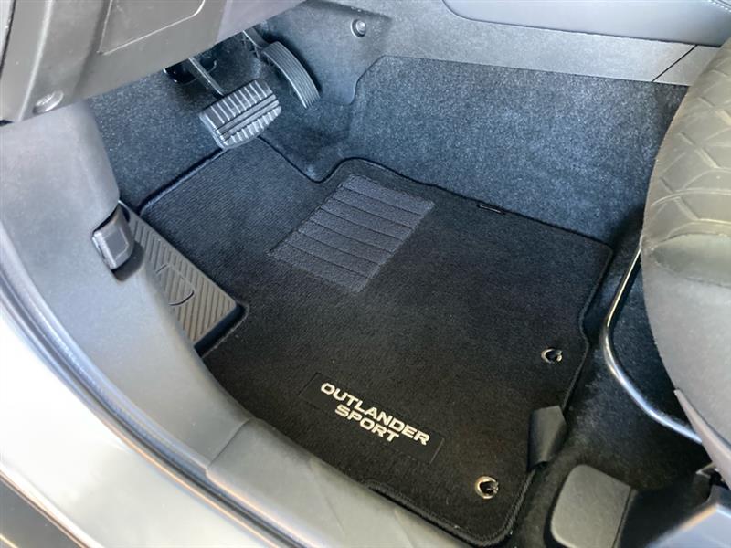 Mitsubishi Outlander Sport  2025