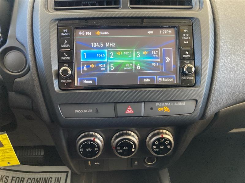 Mitsubishi Outlander Sport  2025