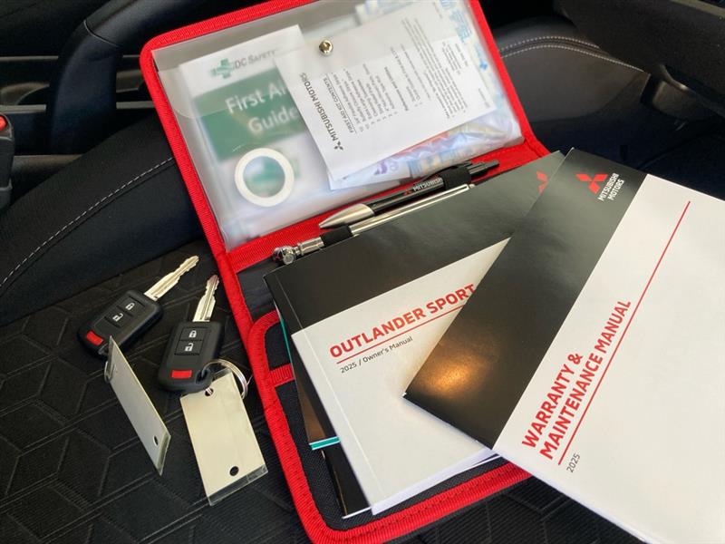 Mitsubishi Outlander Sport  2025