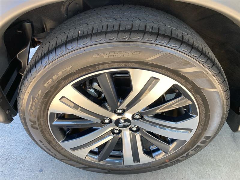 Mitsubishi Outlander Sport  2025