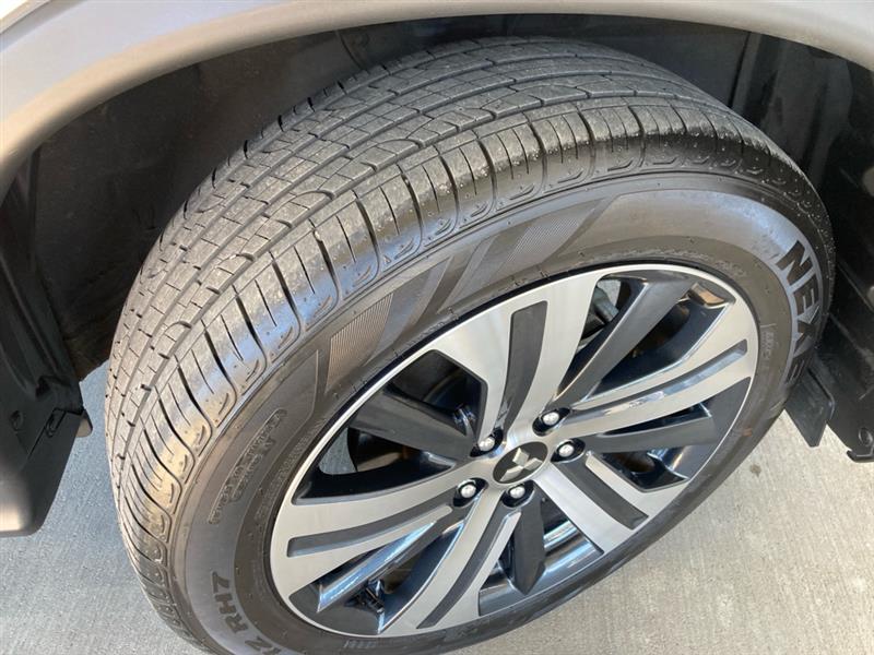 Mitsubishi Outlander Sport  2025