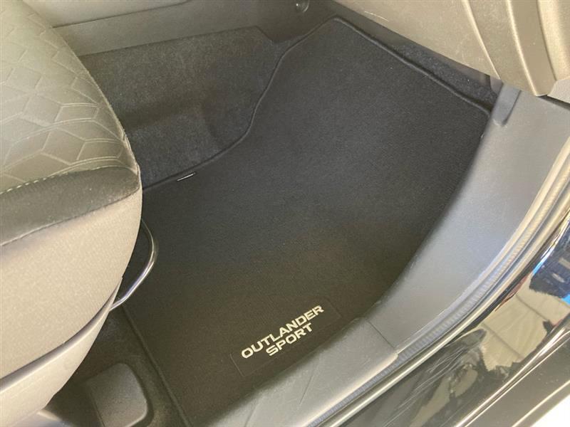 Mitsubishi Outlander Sport  2022