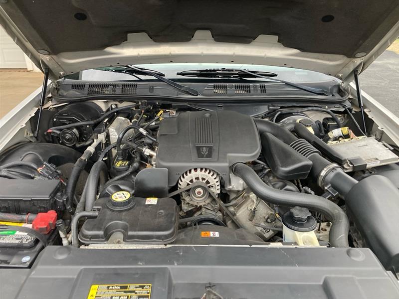 Ford Crown Victoria  2008