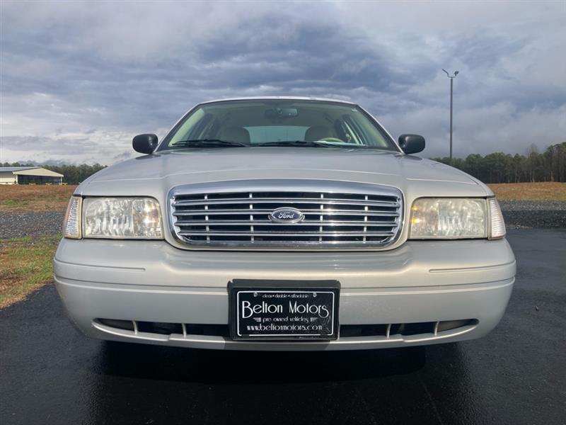 Ford Crown Victoria  2008