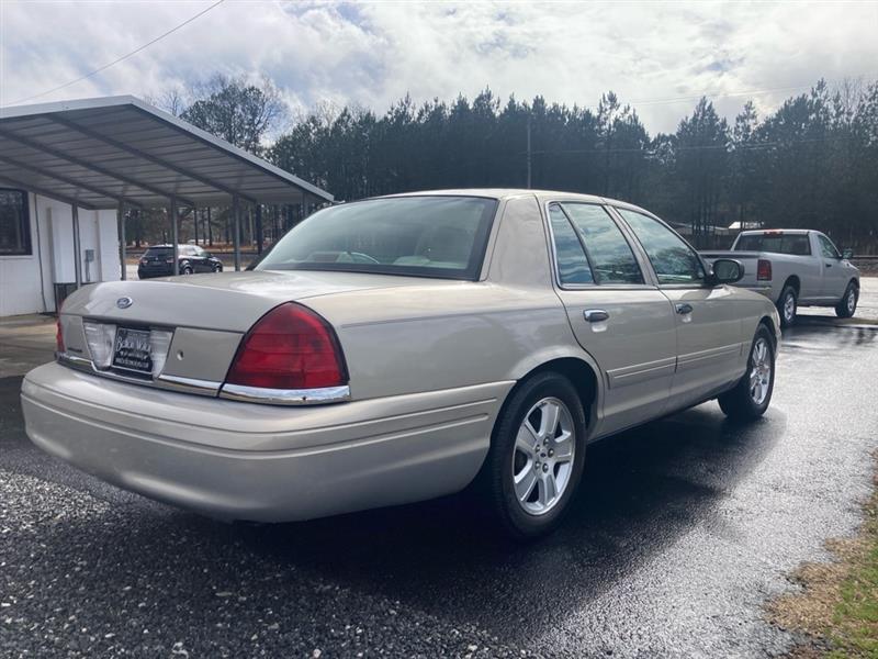 Ford Crown Victoria  2008