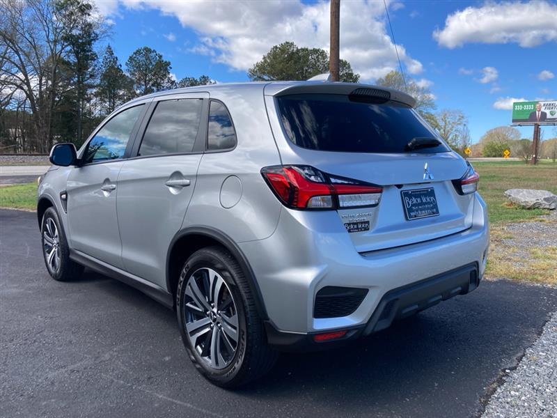 Mitsubishi Outlander Sport  2025