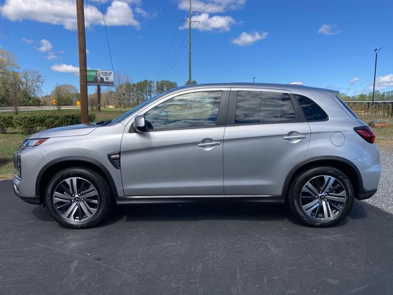 Mitsubishi Outlander Sport  2025