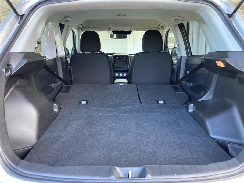 Mitsubishi Outlander Sport  2025