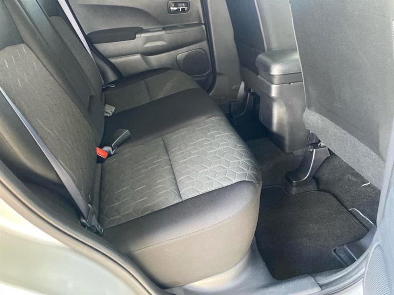 Mitsubishi Outlander Sport  2025