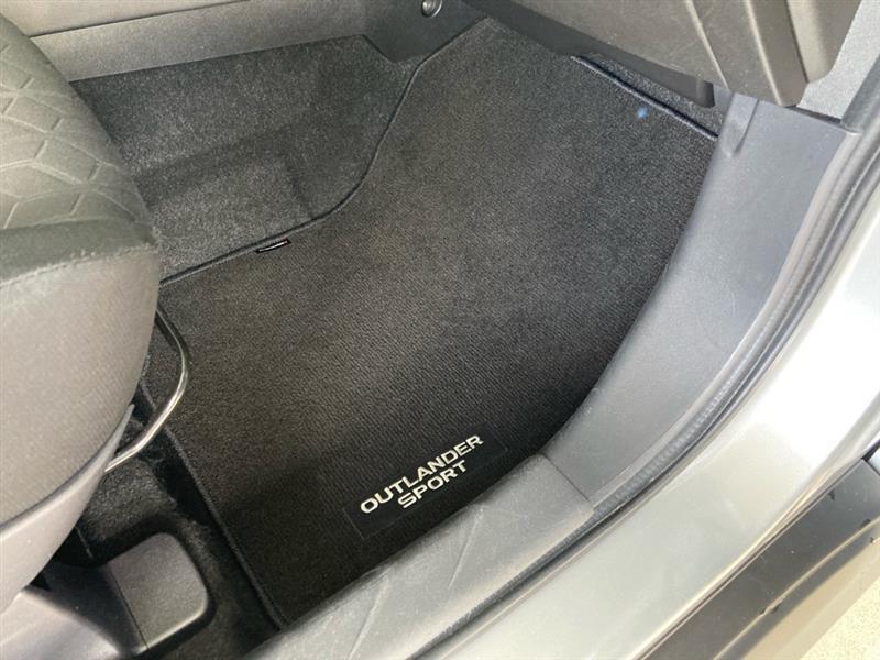 Mitsubishi Outlander Sport  2025