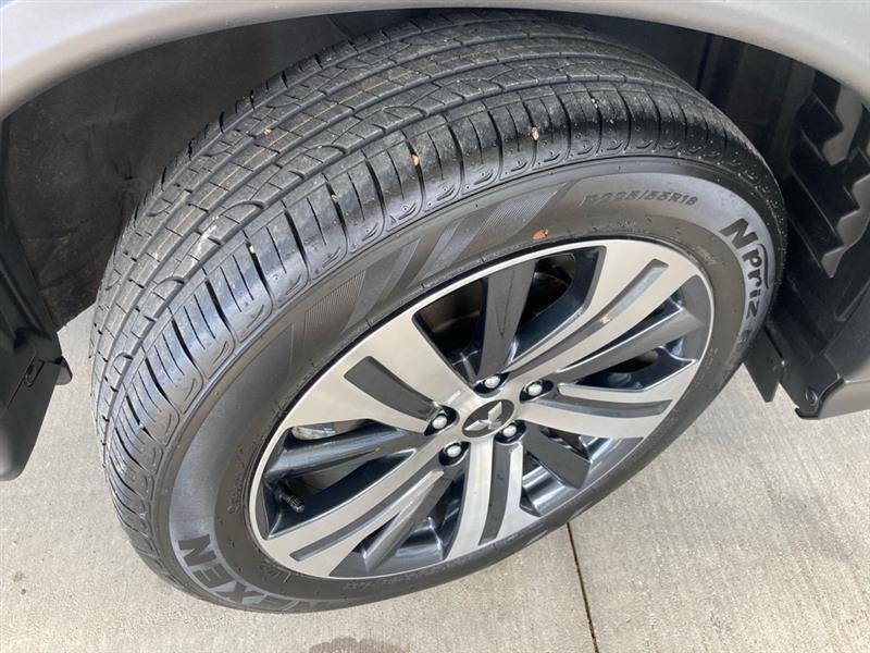 Mitsubishi Outlander Sport  2025